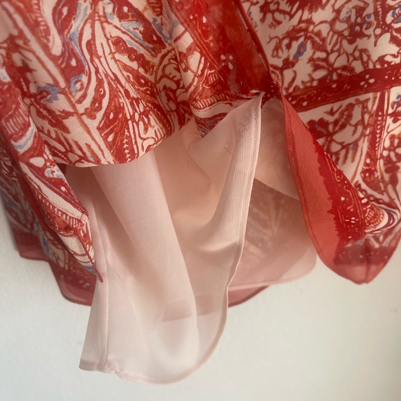 TORY BURCH~Print Blouse~100% Silk~Raglan Sleeve~Front Tassle Tie~Boho - Picture 2 of 8